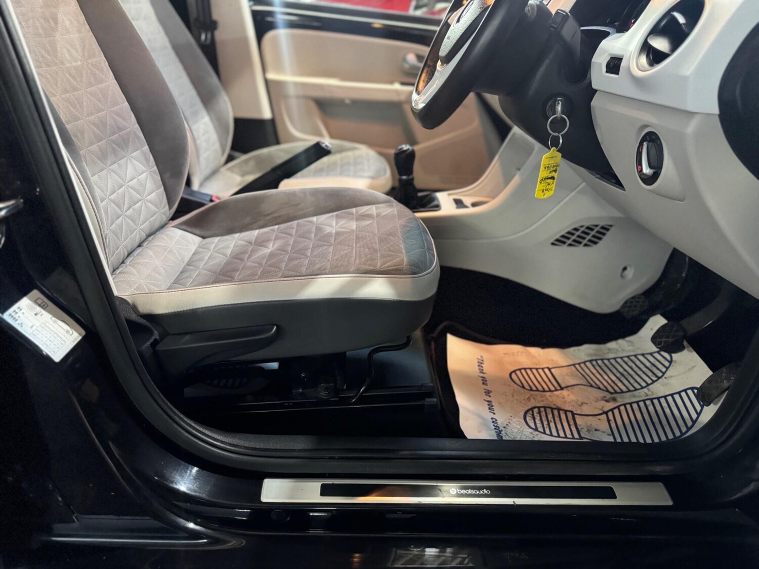 Used Volkswagen up! for sale - 77587139: Photo 30