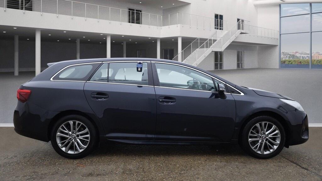 Used Toyota Avensis 2015 for sale - 77050104: Photo 11
