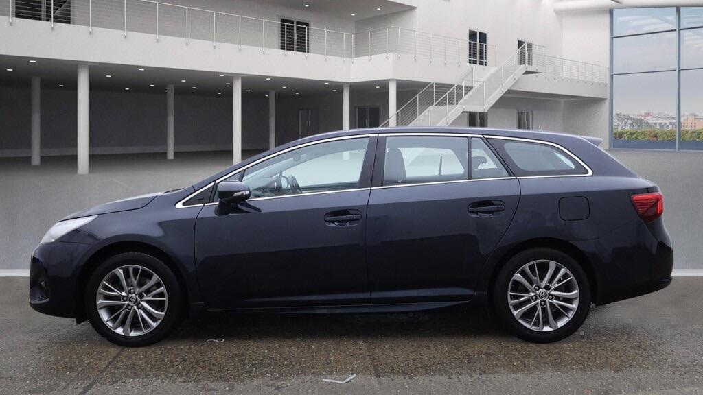 Used Toyota Avensis 2015 for sale - 77050104: Photo 12