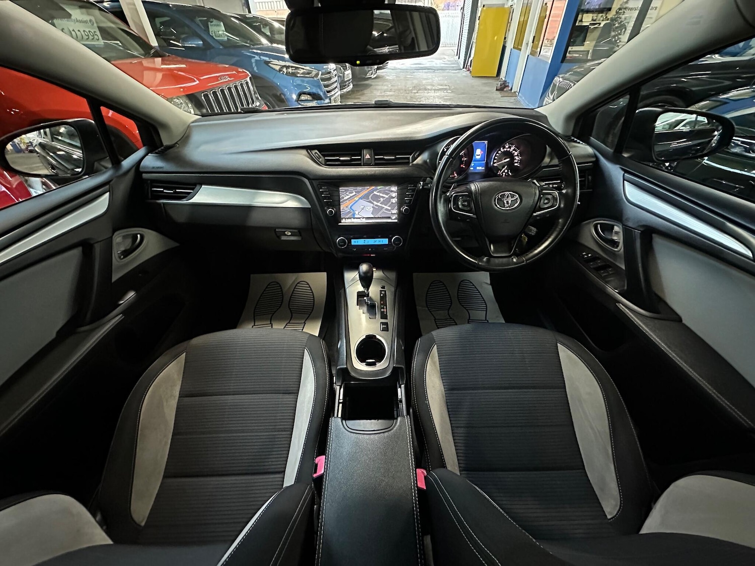 Used Toyota Avensis 2015 for sale - 77050104: Photo 22