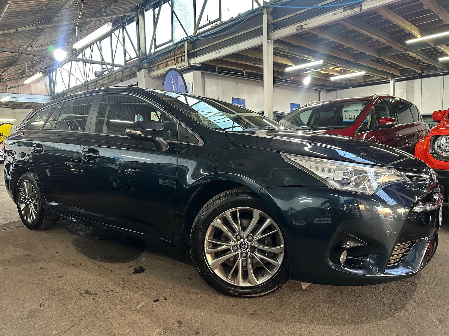 Used Toyota Avensis 2015 for sale - 77050104: Photo 24
