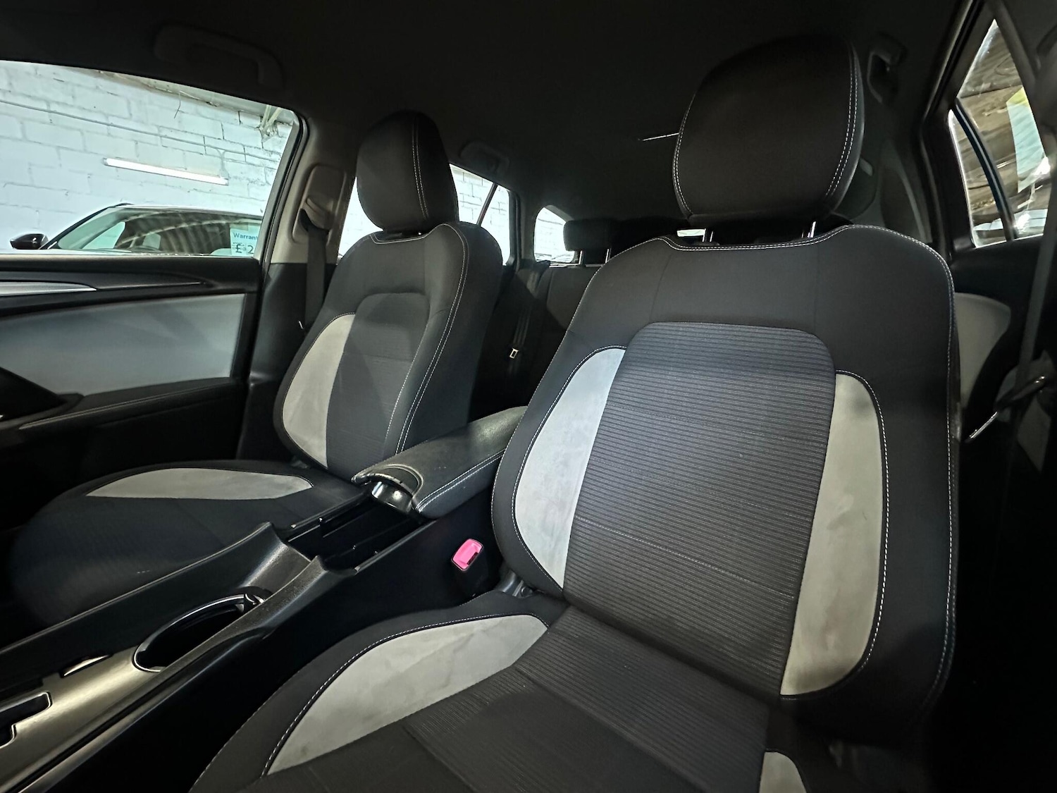 Used Toyota Avensis 2015 for sale - 77050104: Photo 25