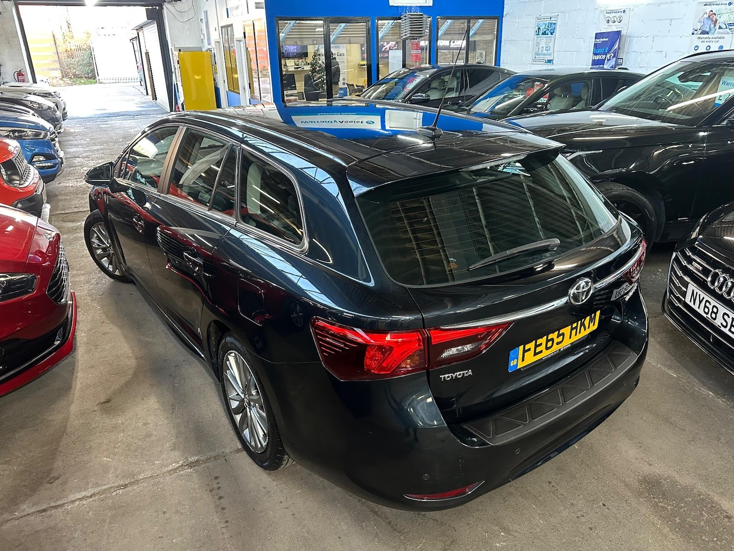 Used Toyota Avensis 2015 for sale - 77050104: Photo 30