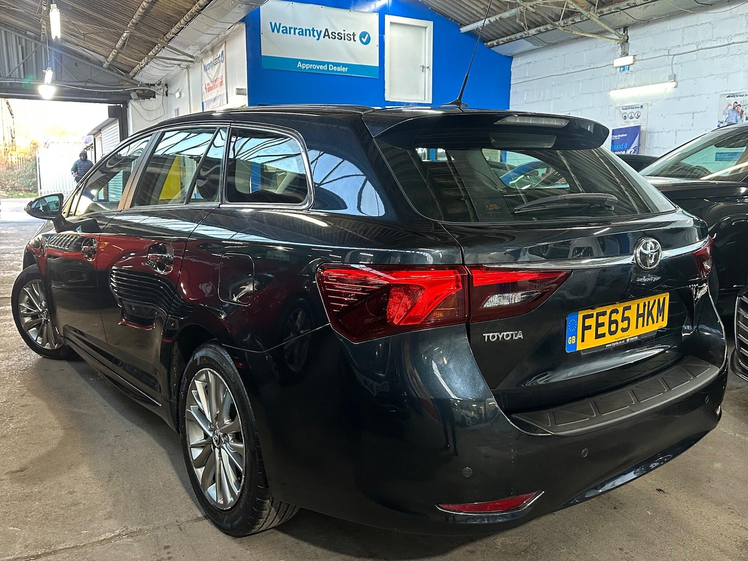 Used Toyota Avensis 2015 for sale - 77050104: Photo 31