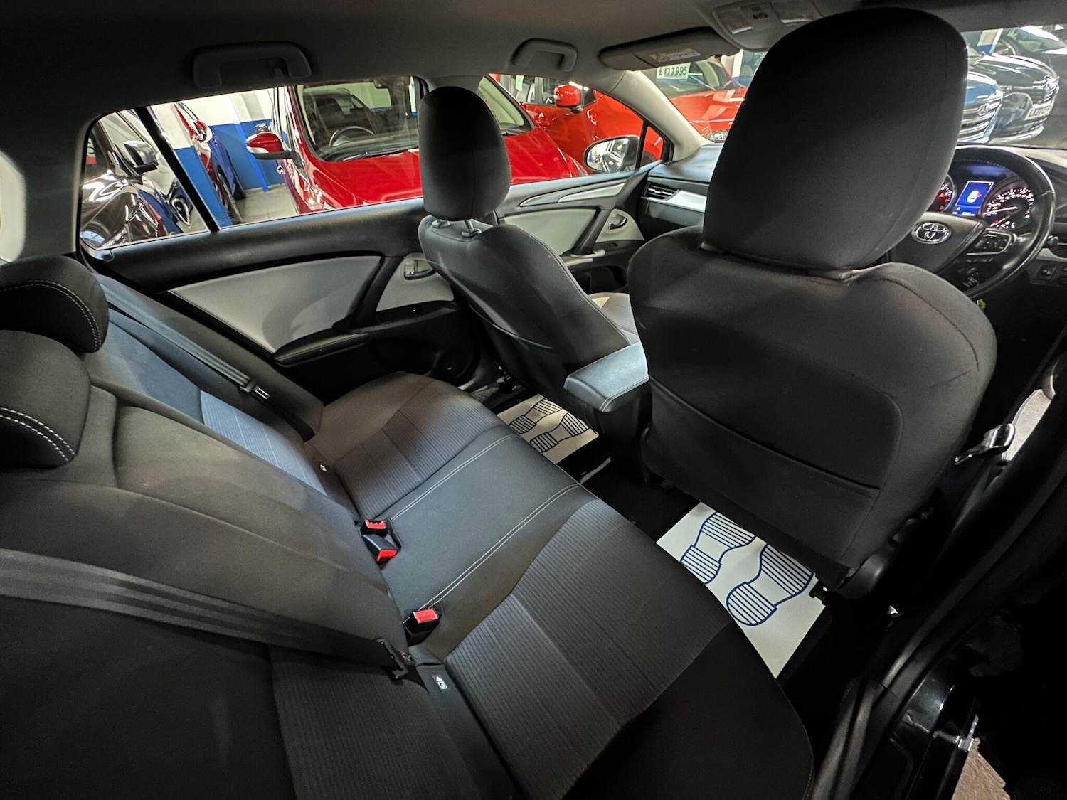 Used Toyota Avensis 2015 for sale - 77050104: Photo 35