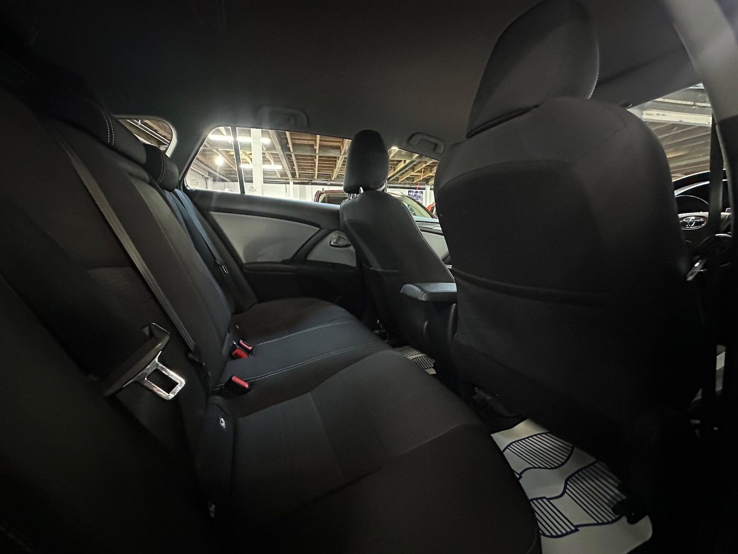 Used Toyota Avensis 2015 for sale - 77050104: Photo 37