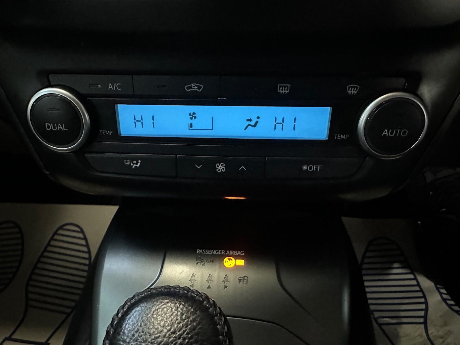 Used Toyota Avensis 2015 for sale - 77050104: Photo 43