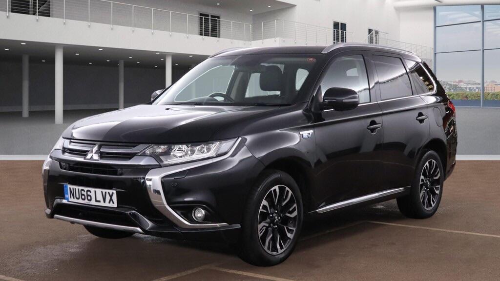 Used Mitsubishi Outlander 2016 for sale - 76538204: Photo 2