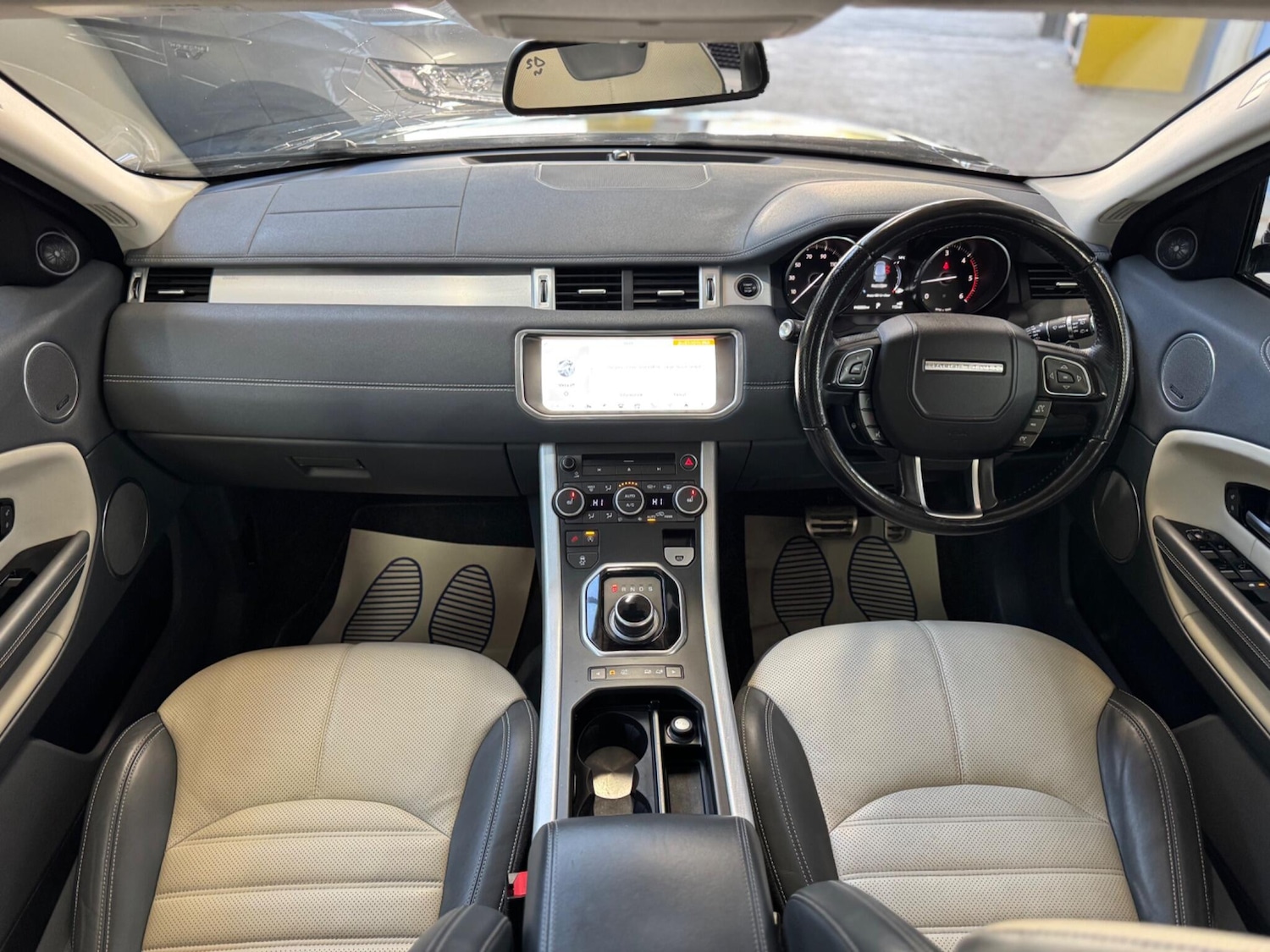 Used Land Rover Range Rover Evoque 2016 for sale - 76138525: Photo 2