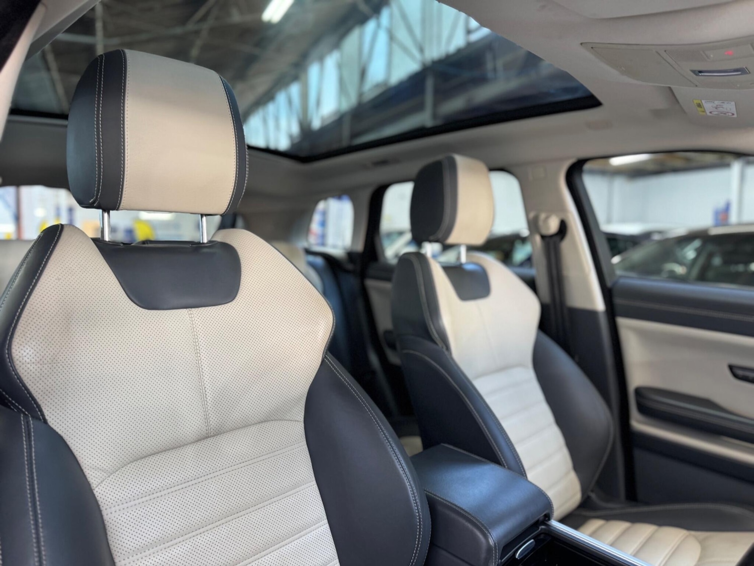 Used Land Rover Range Rover Evoque 2016 for sale - 76138525: Photo 24