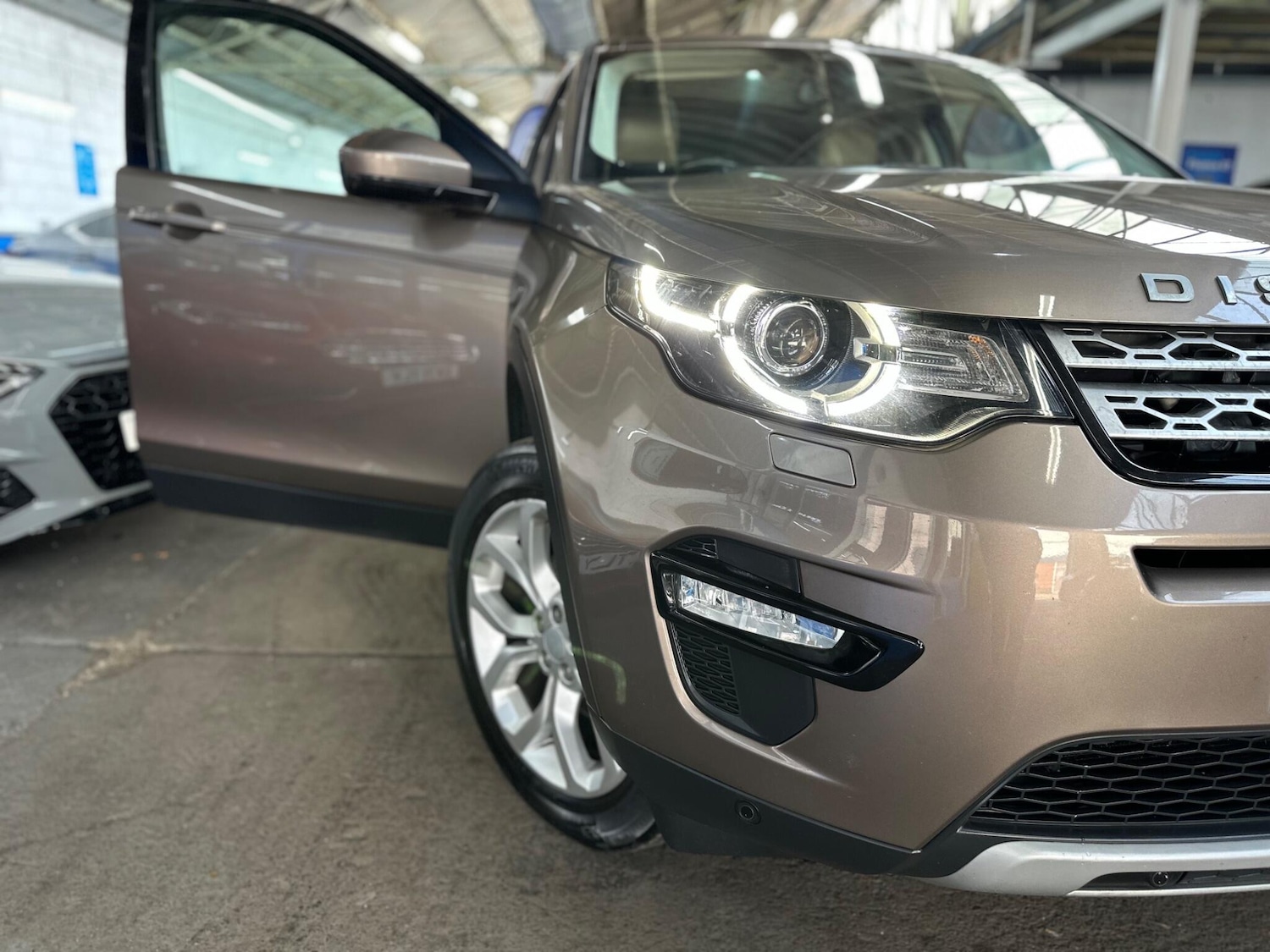 Used Land Rover Discovery Sport 2017 for sale - 77994192: Photo 12