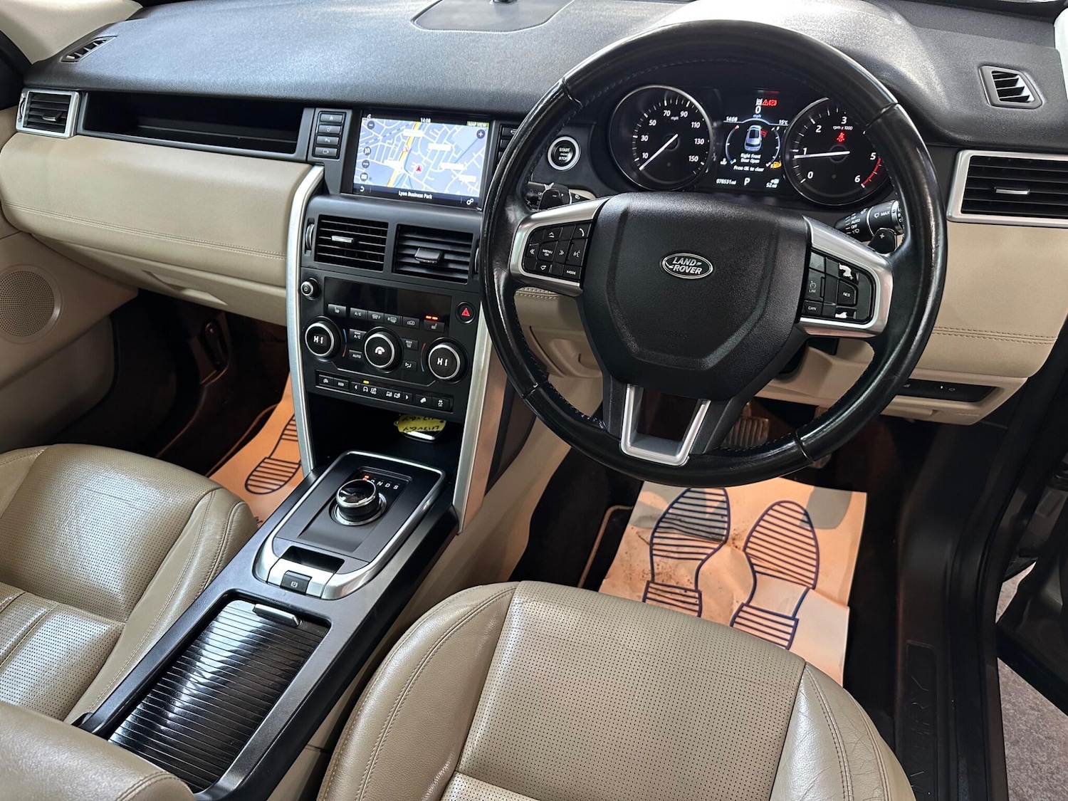 Used Land Rover Discovery Sport 2017 for sale - 77994192: Photo 3