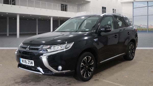 Used Mitsubishi Outlander 2016 for sale - 76269987: Photo 2