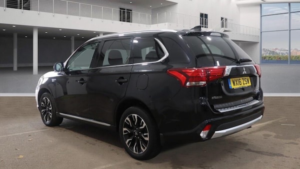 Used Mitsubishi Outlander 2016 for sale - 76269987: Photo 3
