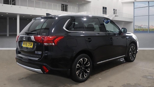 Used Mitsubishi Outlander 2016 for sale - 76269987: Photo 4