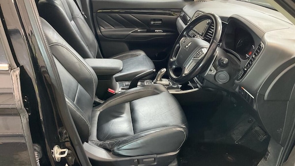 Used Mitsubishi Outlander 2016 for sale - 76269987: Photo 9