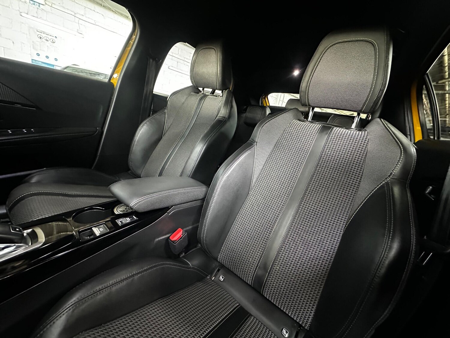 Used Peugeot 208 for sale - 78214838: Photo 38