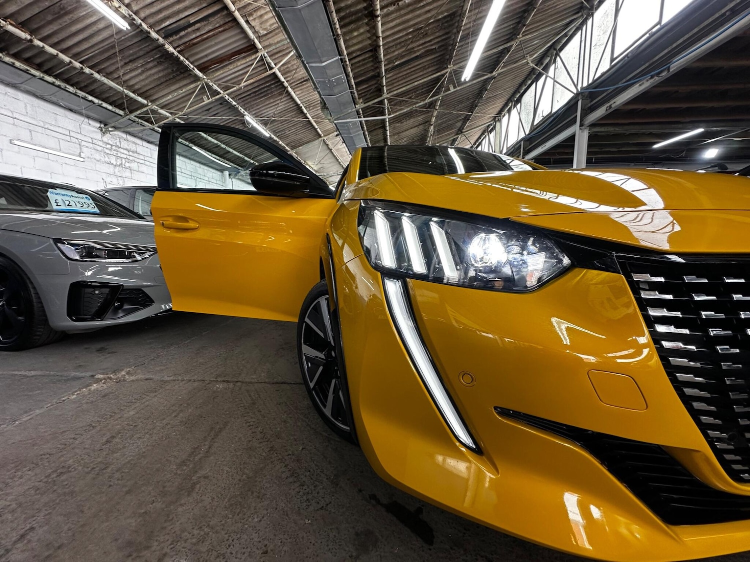 Used Peugeot 208 for sale - 78214838: Photo 4