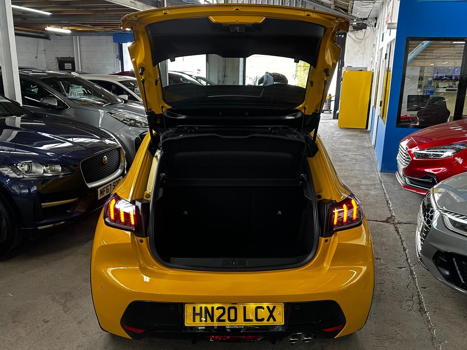 Used Peugeot 208 for sale - 78214838: Photo 42