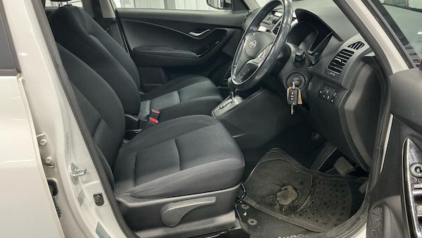Used Hyundai Ix20 2015 for sale - 76306221: Photo 9