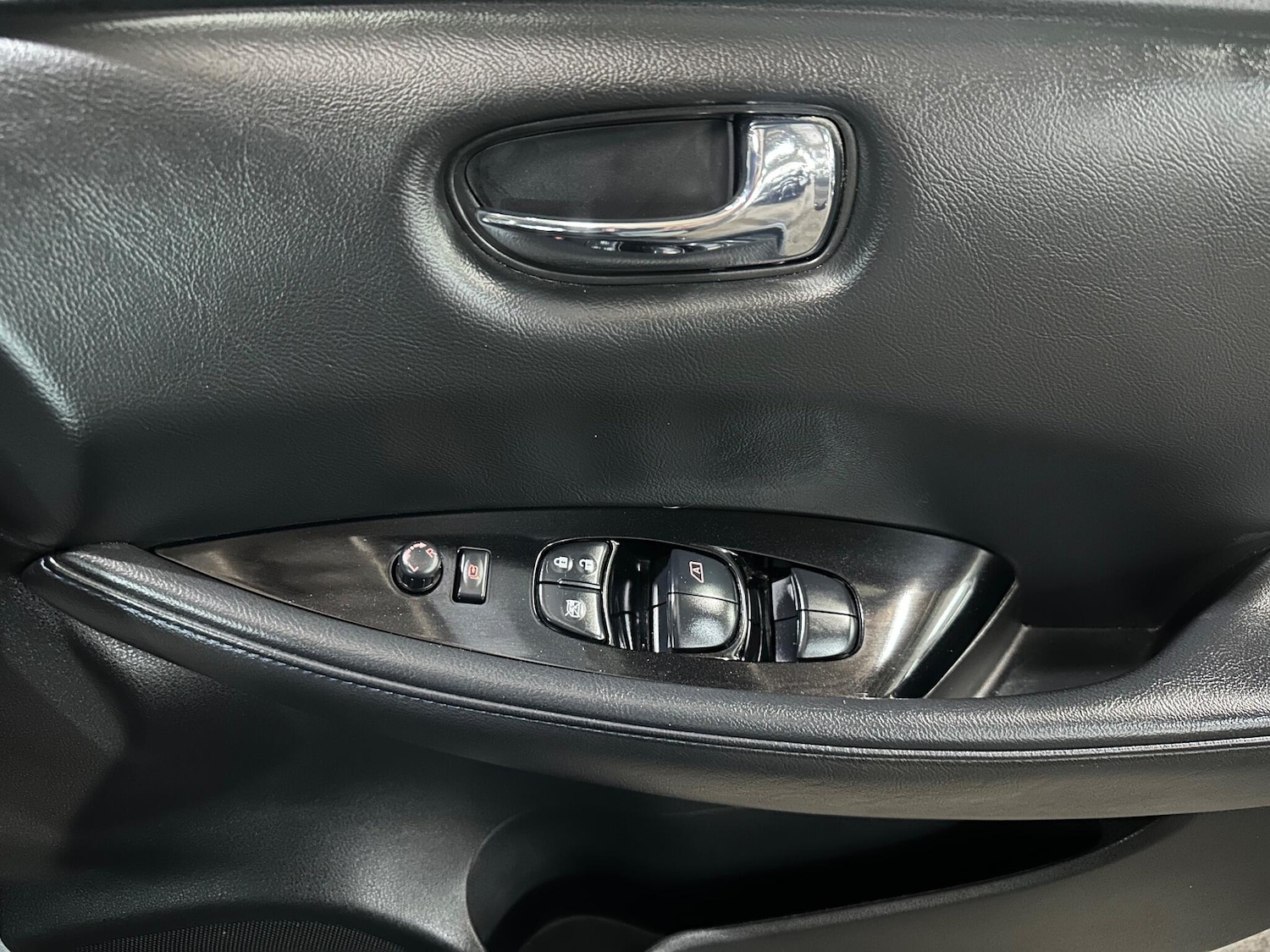 Used Nissan Leaf 2020 for sale - 77144285: Photo 25