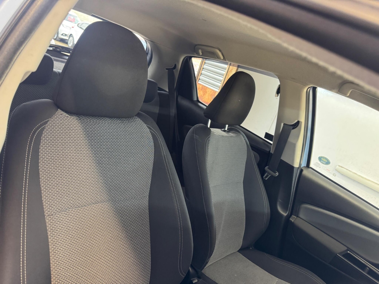 Used Toyota Yaris 2016 for sale - 77305771: Photo 35