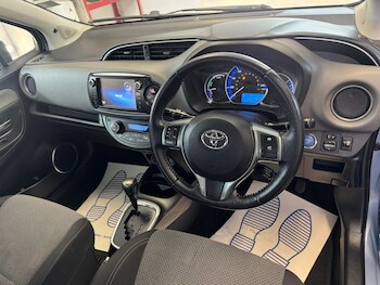 Used Toyota Yaris 2016 for sale - 77305771: Photo