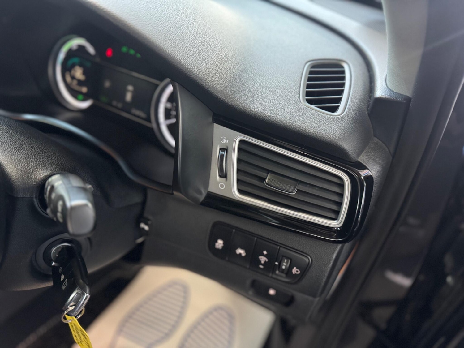 Used Kia Niro 2017 for sale - 76658418: Photo 41