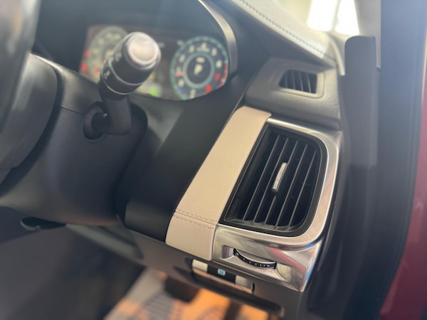 Used Jaguar E-Pace 2018 for sale - 75051873: Photo 40