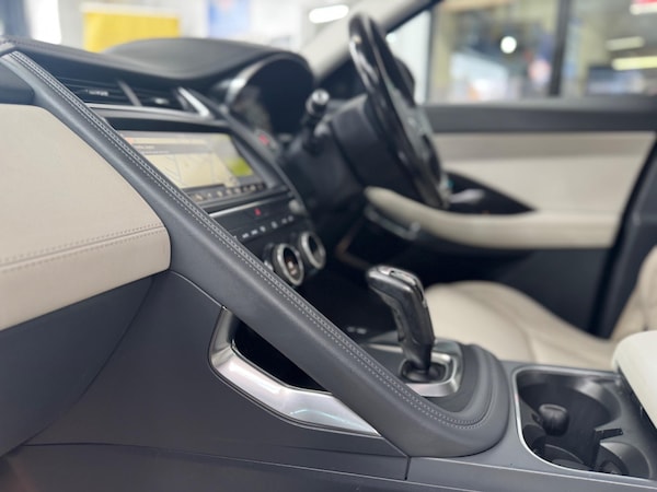 Used Jaguar E-Pace 2018 for sale - 75051873: Photo 41
