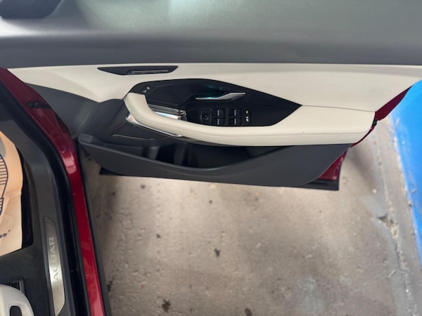 Used Jaguar E-Pace 2018 for sale - 75051873: Photo 49