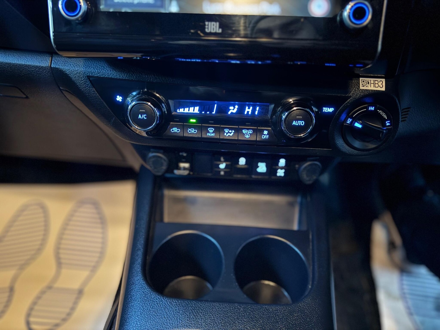 Used Toyota Hilux 2021 for sale - 77291042: Photo 51