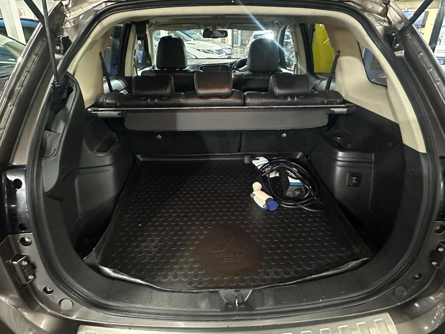 Used Mitsubishi Outlander 2015 for sale - 77144416: Photo 41