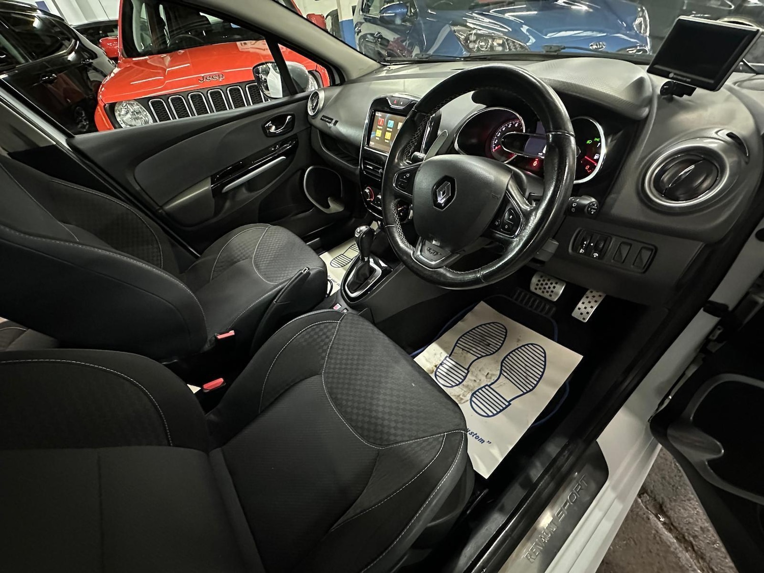 Used Renault Clio 2014 for sale - 77509999: Photo 10