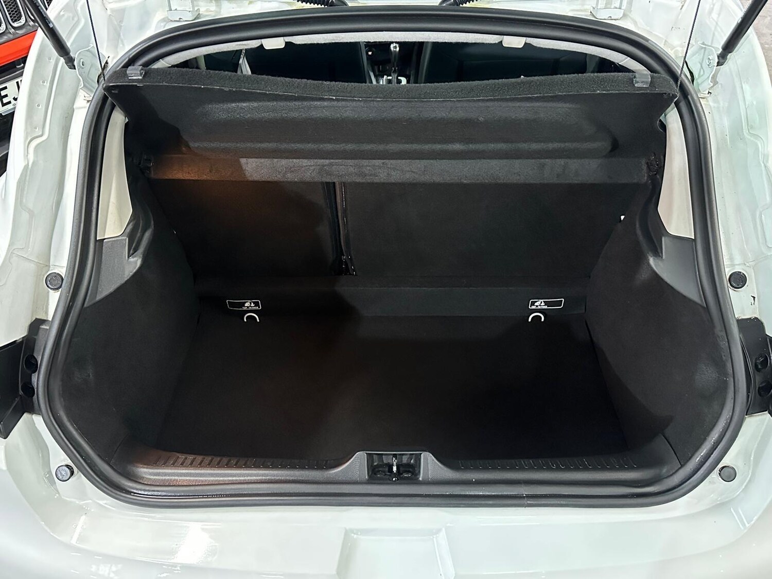 Used Renault Clio 2014 for sale - 77509999: Photo 31