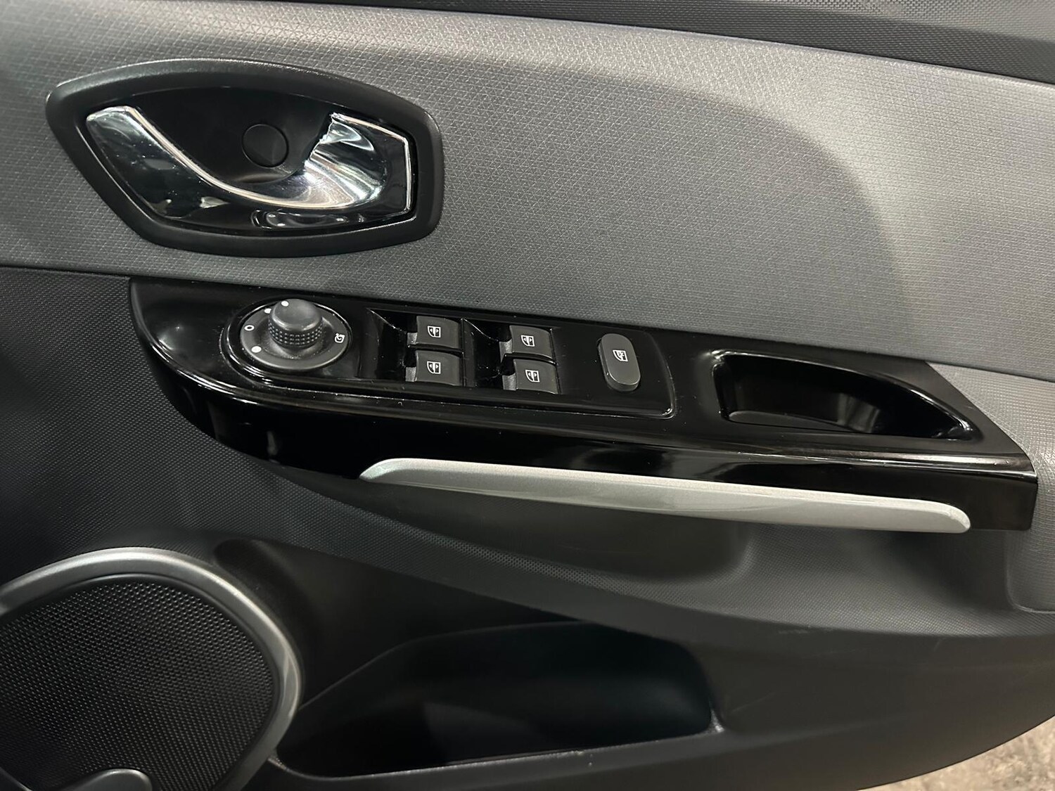 Used Renault Clio 2014 for sale - 77509999: Photo 34