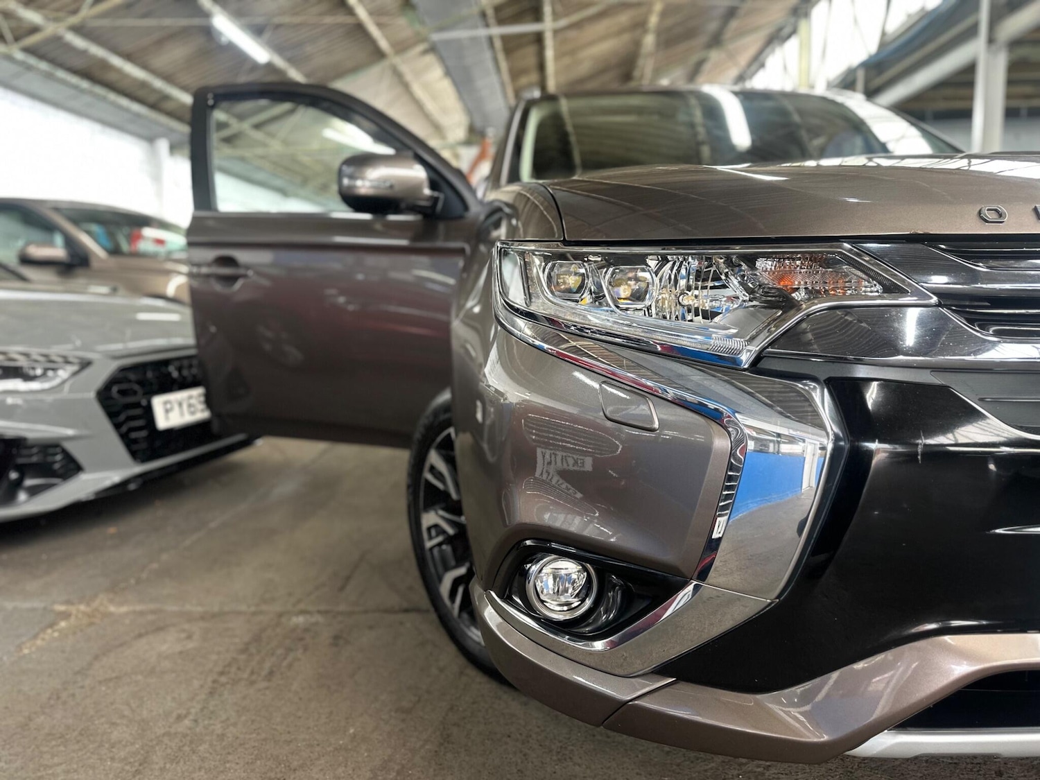 Used Mitsubishi Outlander 2017 for sale - 78086063: Photo 3