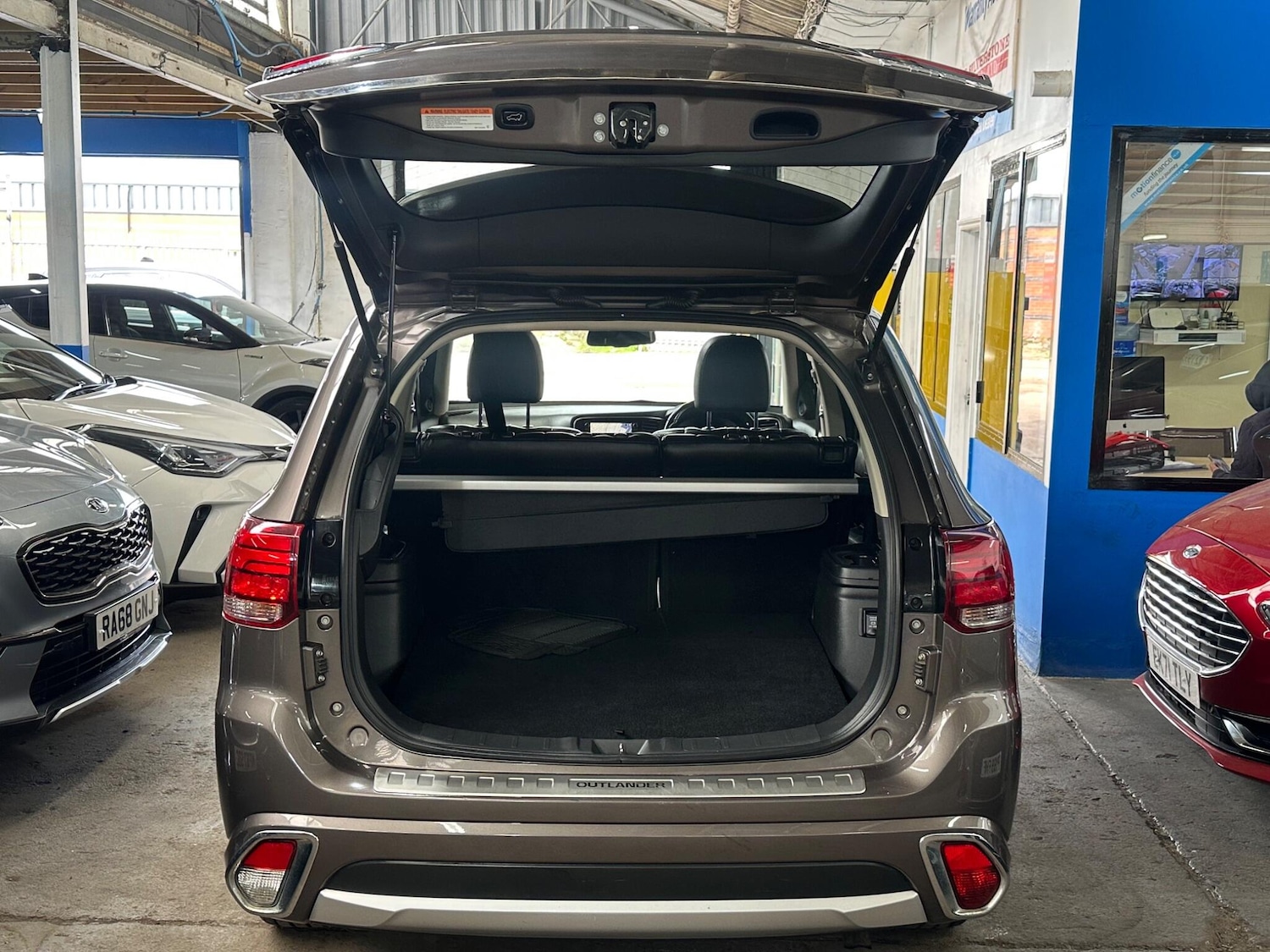 Used Mitsubishi Outlander 2017 for sale - 78086063: Photo 41