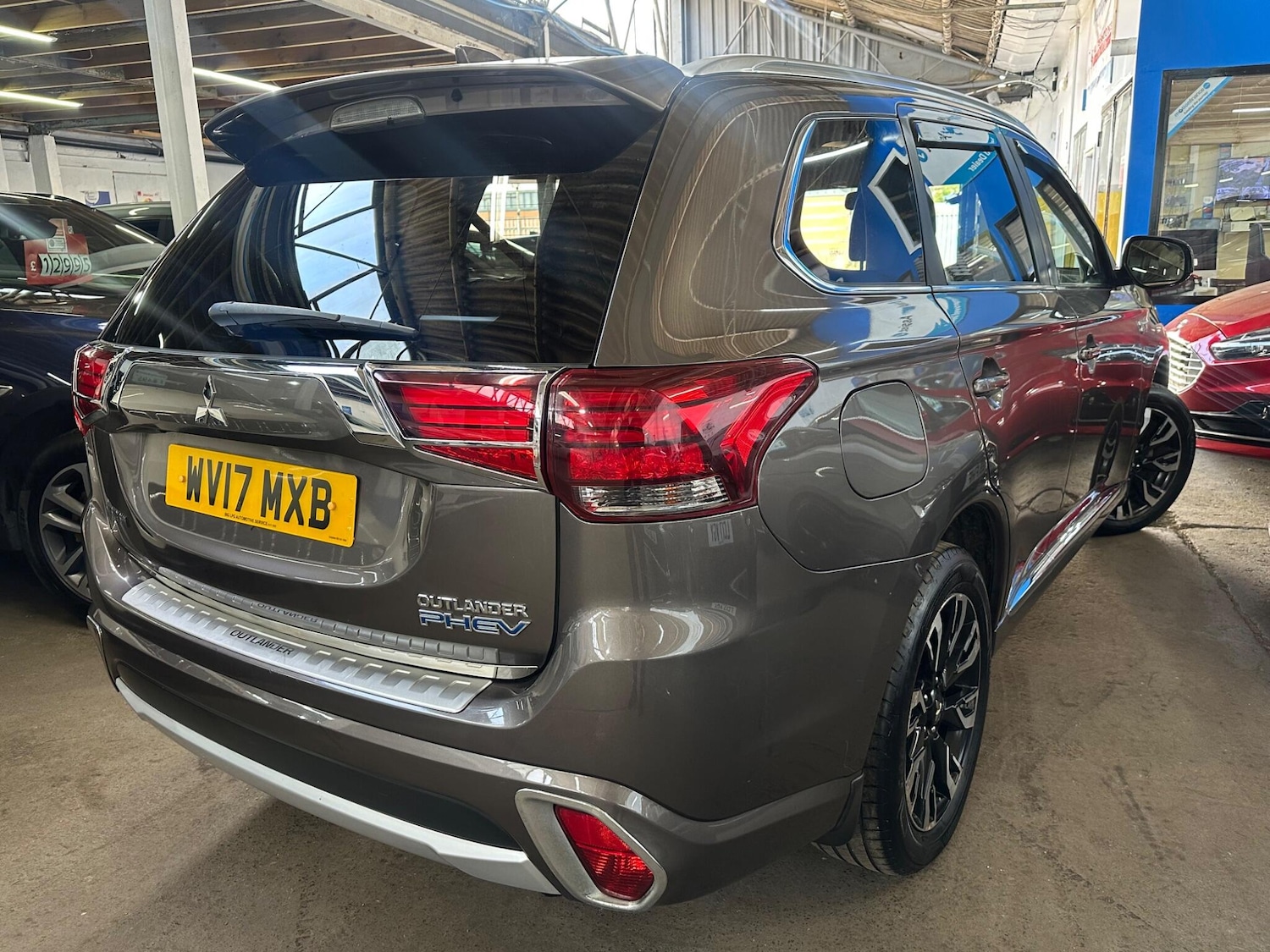Used Mitsubishi Outlander 2017 for sale - 78086063: Photo 44