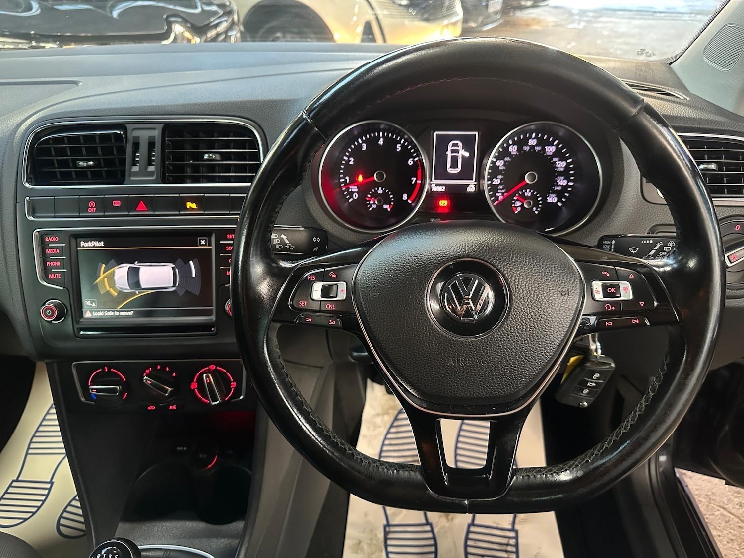 Used Volkswagen Polo 2016 for sale - 76573199: Photo 15