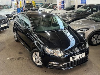 Used Volkswagen Polo 2016 for sale - 76573199: Photo