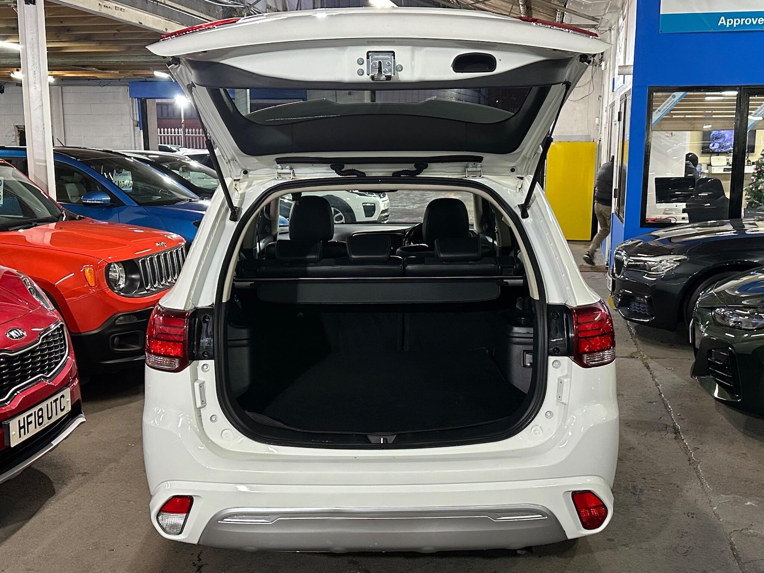 Used Mitsubishi Outlander 2018 for sale - 77120585: Photo 34