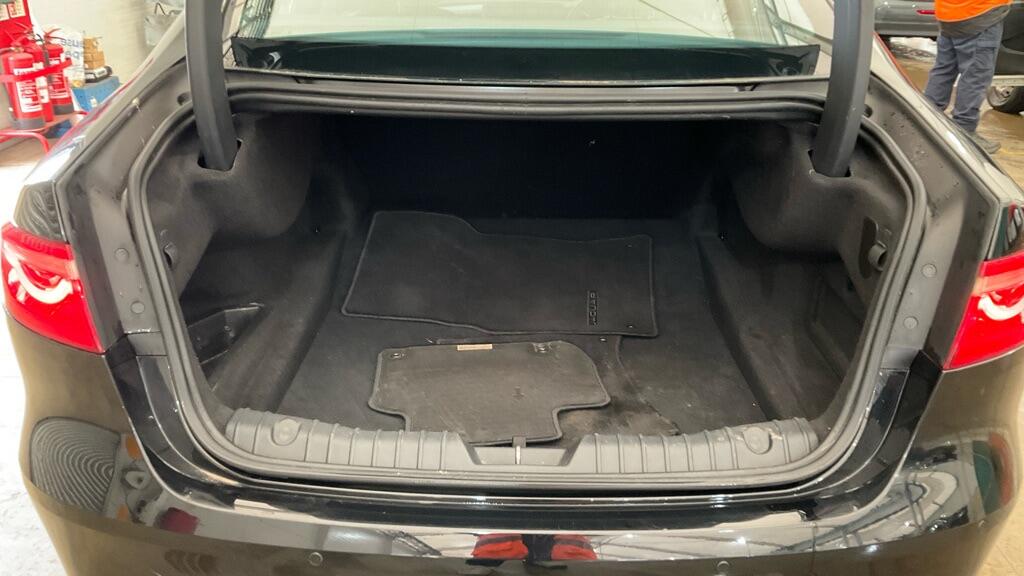 Used Jaguar XF 2017 for sale - 77853809: Photo 13