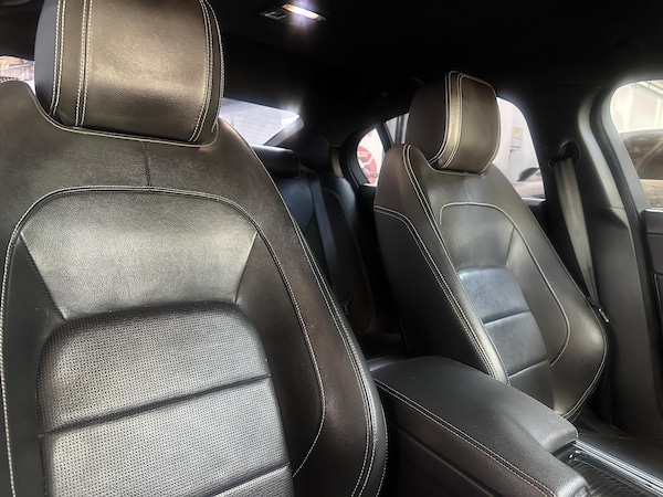 Used Jaguar XE 2019 for sale - 74965501: Photo 20