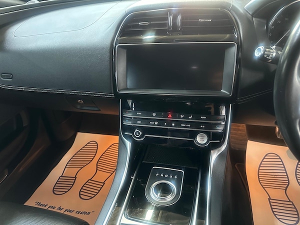 Used Jaguar XE 2019 for sale - 74965501: Photo 24