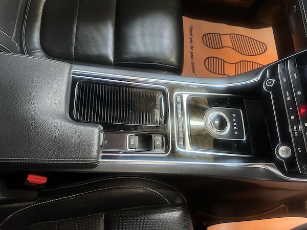 Used Jaguar XE 2019 for sale - 74965501: Photo 26