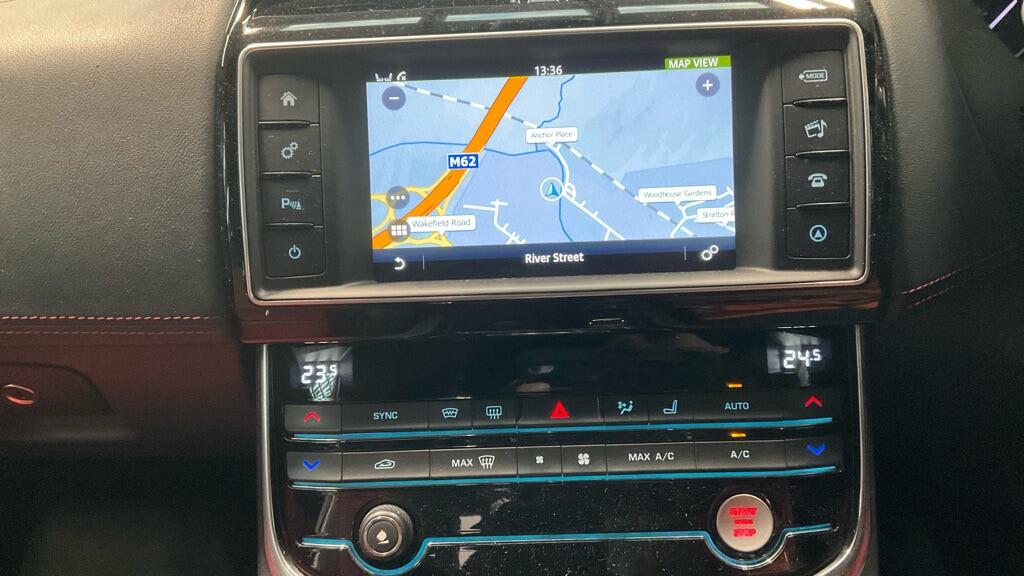 Used Jaguar XE 2015 for sale - 77314917: Photo 16