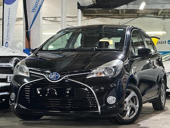 Used Toyota Yaris 2015 for sale - 77120874: Photo