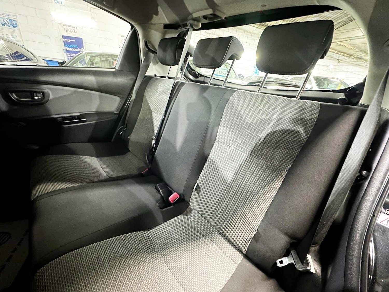 Used Toyota Yaris 2015 for sale - 77120874: Photo 21