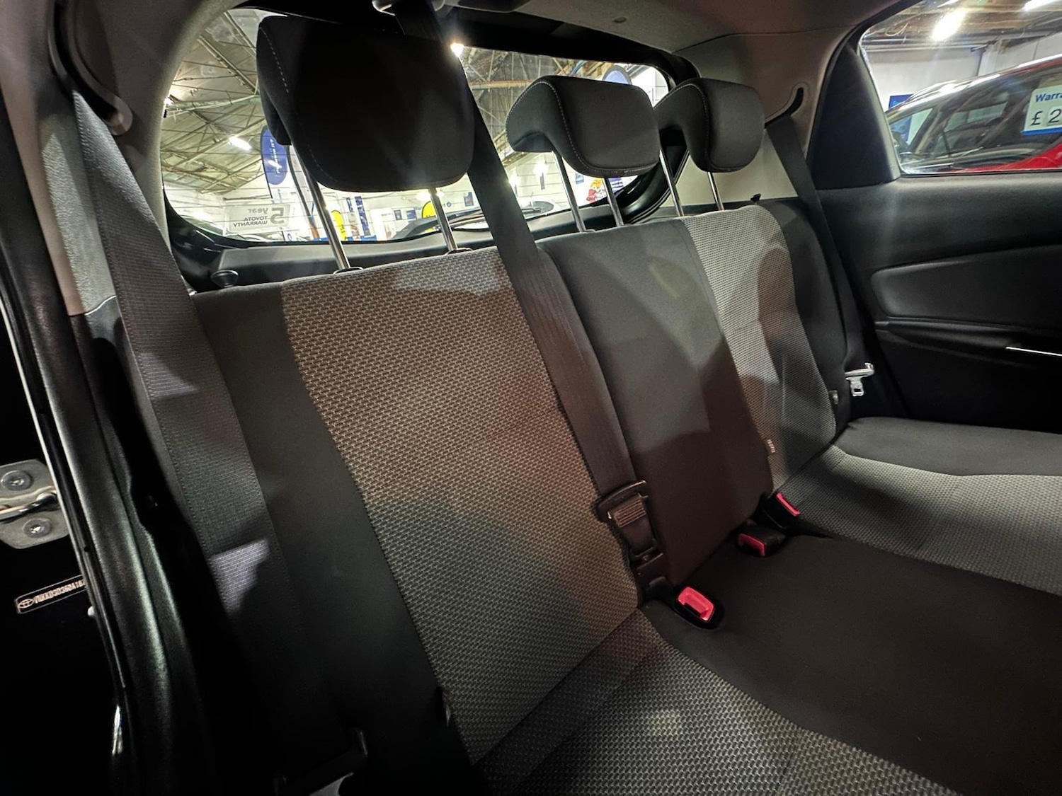 Used Toyota Yaris 2015 for sale - 77120874: Photo 22